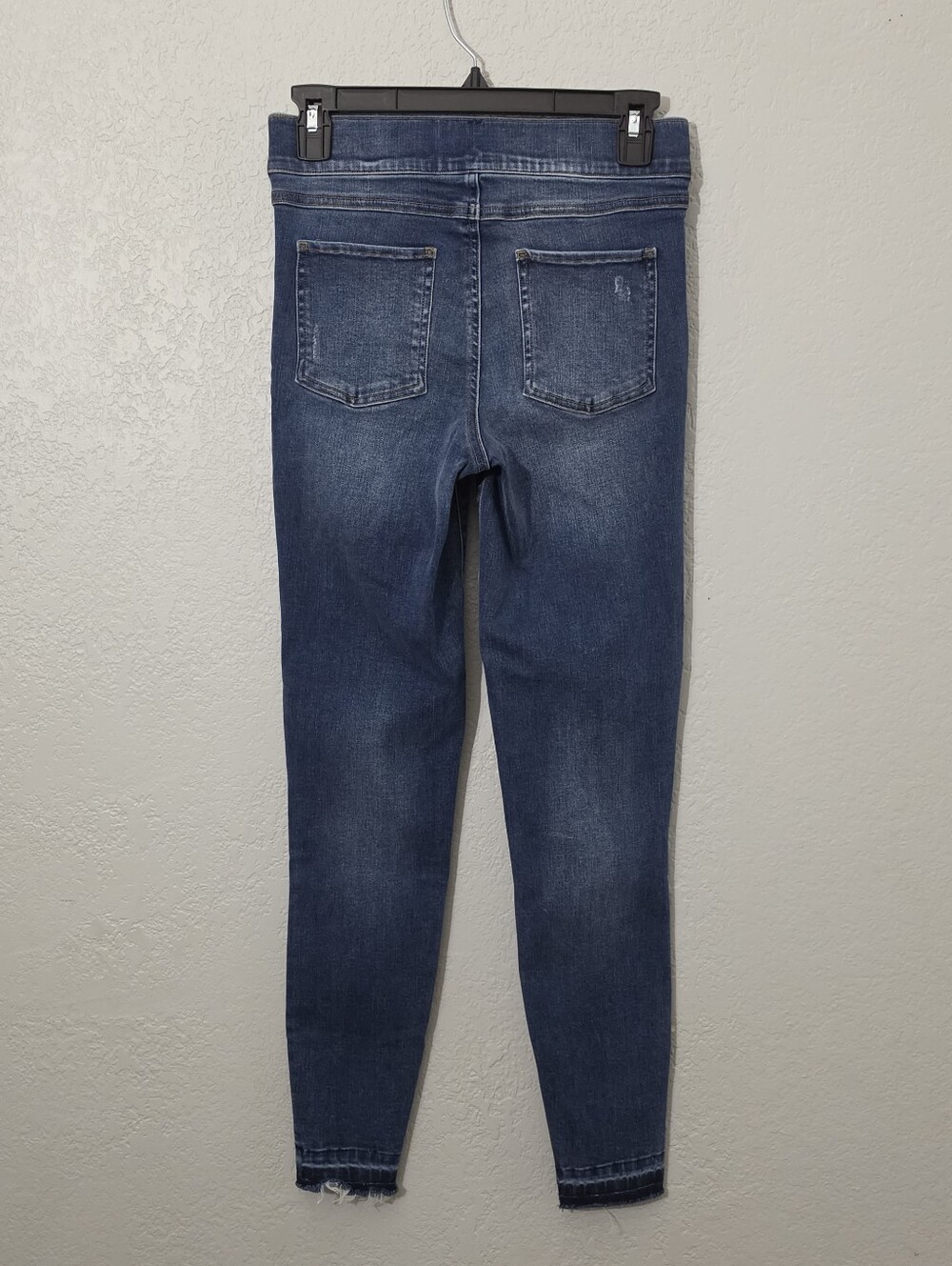 SPANX Distressed Ankle Skinny Jeans Womens Small Pull On Raw Hem Medium Wash - Picture 8 of 10